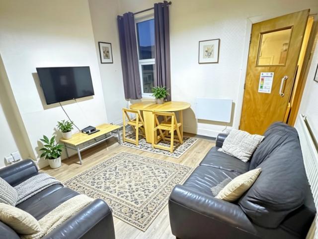 4 bedroom terraced house to rent
