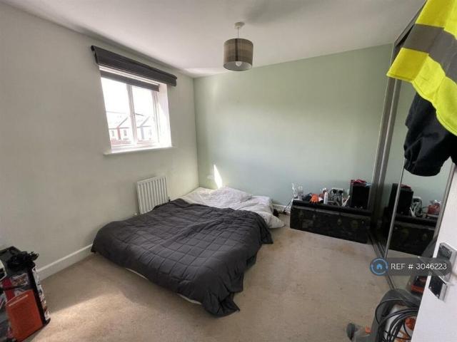 4 bedroom terraced house to rent