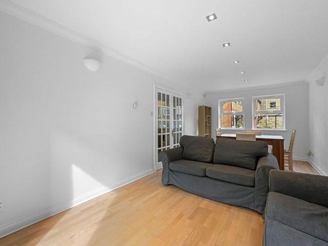 4 bedroom terraced house to rent