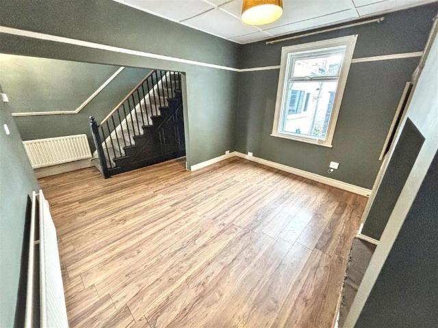 4 bedroom terraced house to rent
