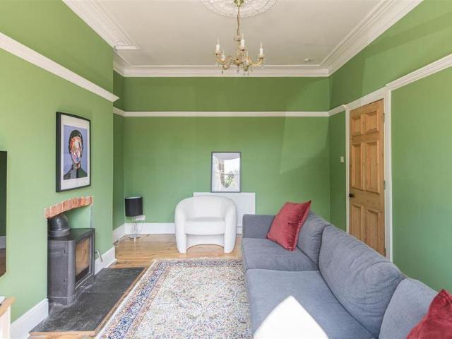 4 bedroom terraced house to rent