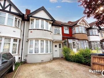 4 bedroom terraced house to rent