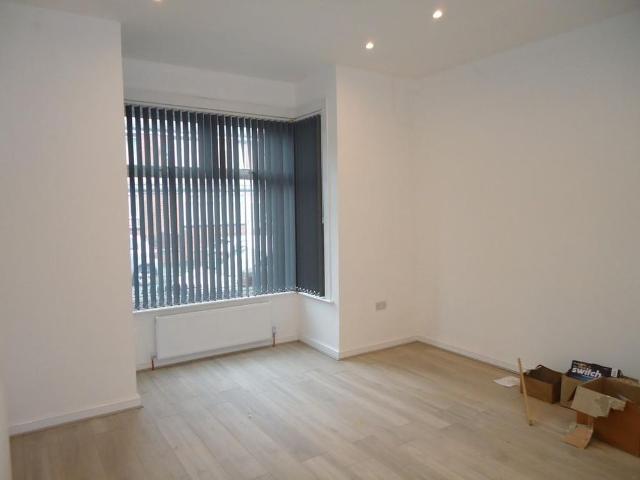 4 bedroom terraced house to rent