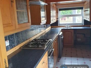 4 bedroom terraced house to rent