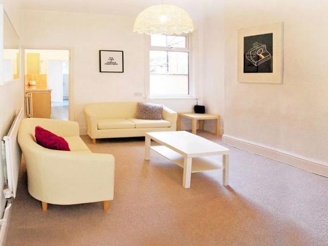 4 bedroom terraced house to rent