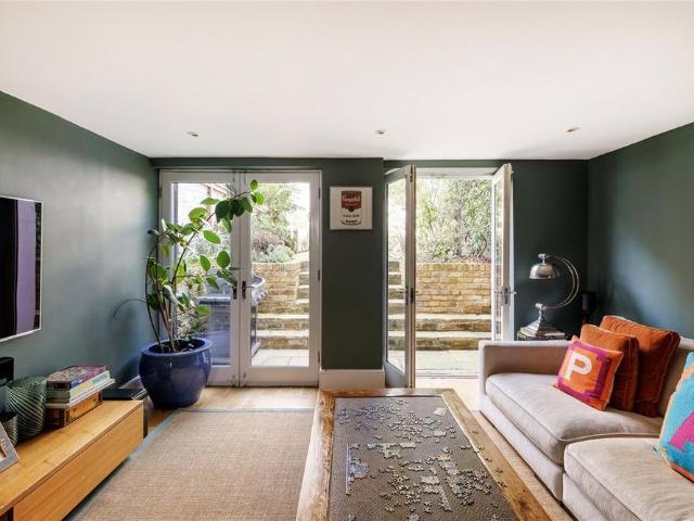 4 bedroom terraced house to rent