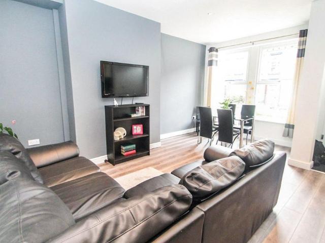 4 bedroom terraced house to rent