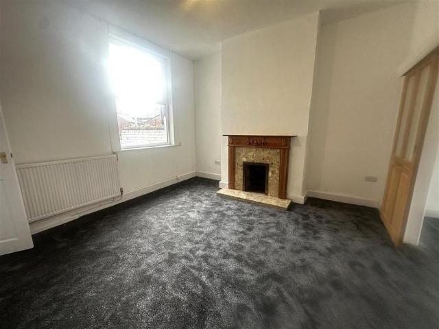 4 bedroom terraced house to rent