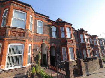 4 bedroom terraced house to rent