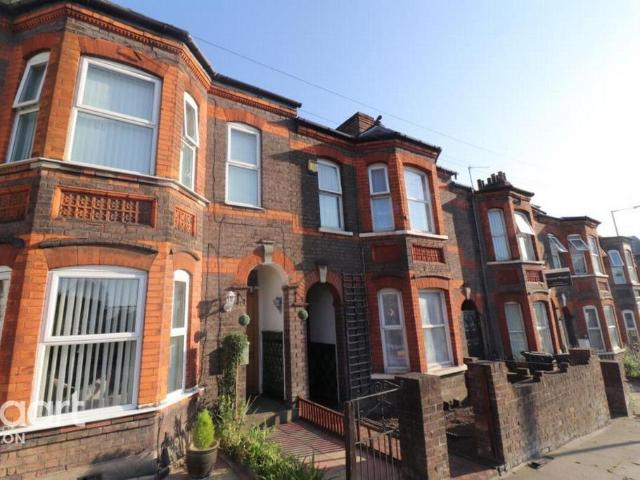 4 bedroom terraced house to rent
