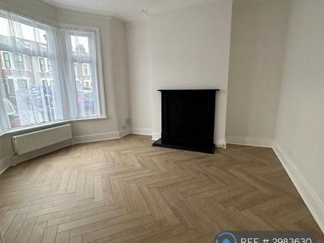 4 bedroom terraced house to rent