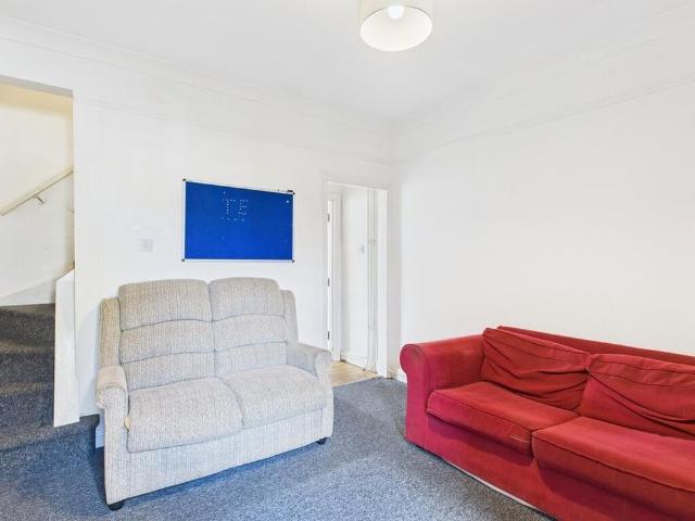 4 bedroom terraced house to rent
