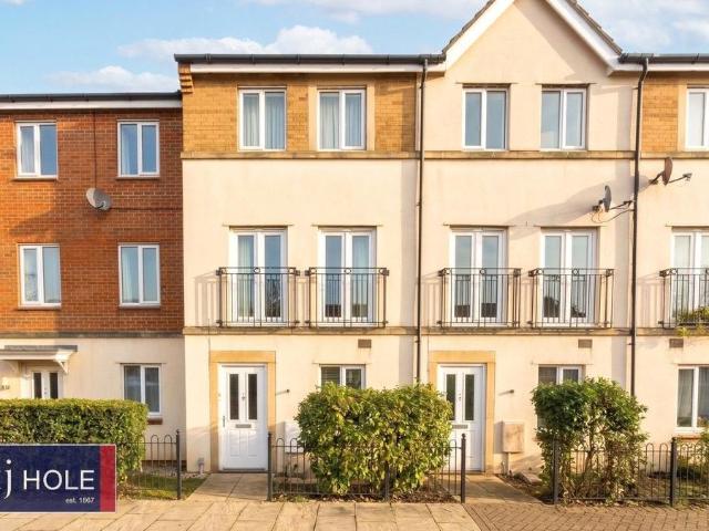 4 bedroom terraced house to rent