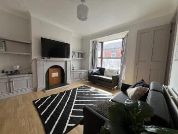 4 bedroom terraced house to rent