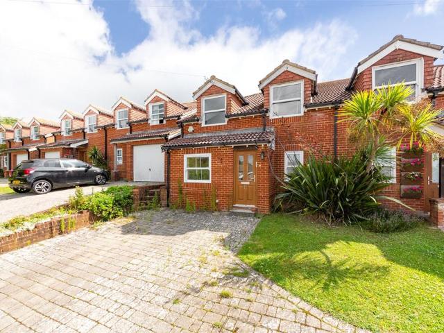 4 bedroom terraced house to rent