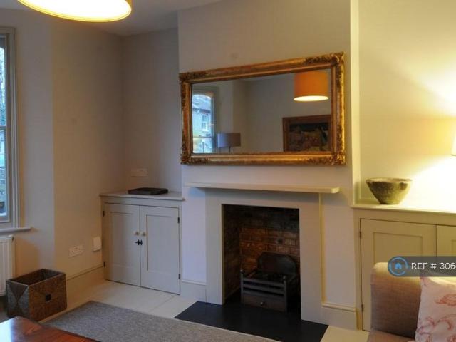 4 bedroom terraced house to rent
