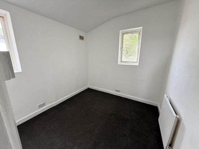 4 bedroom terraced house to rent