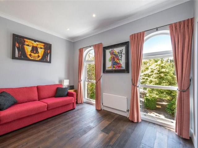 4 bedroom terraced house to rent