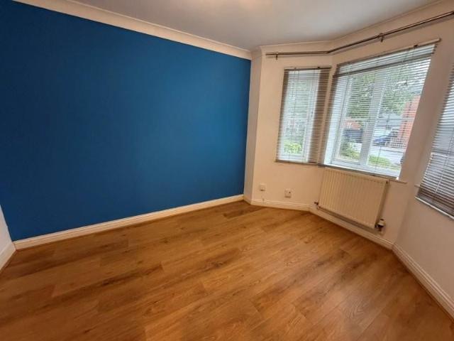 4 bedroom terraced house to rent