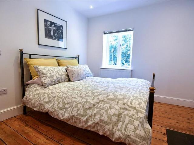 4 bedroom terraced house to rent
