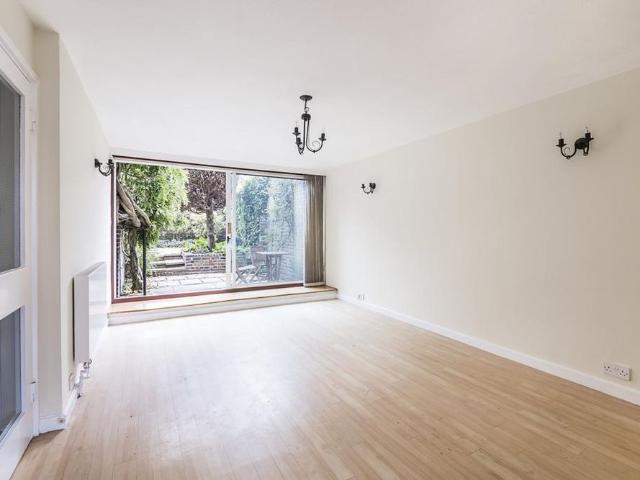 4 bedroom terraced house to rent