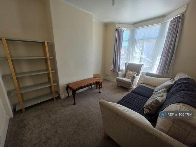 4 bedroom terraced house to rent