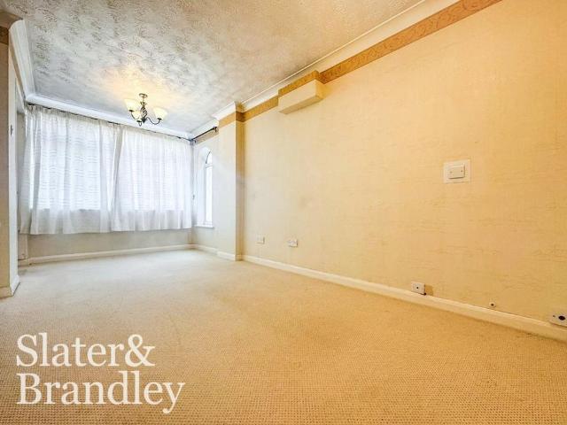 4 bedroom terraced house to rent
