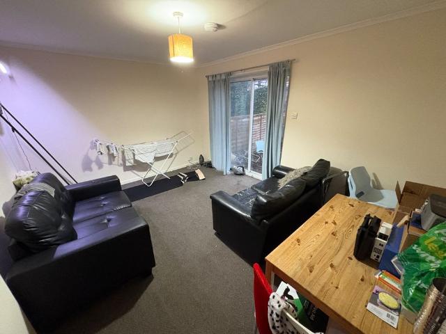 4 bedroom terraced house to rent