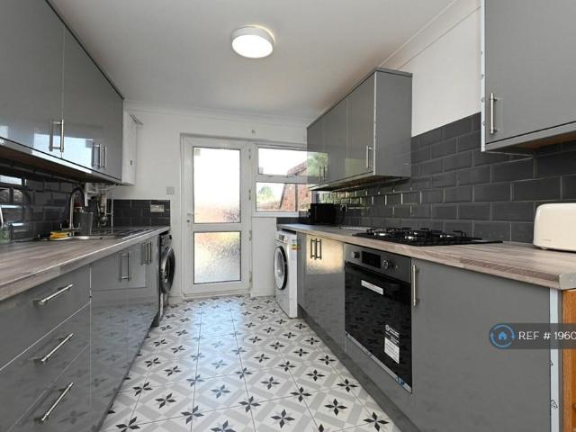 4 bedroom terraced house to rent
