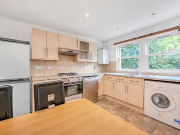 4 bedroom terraced house to rent