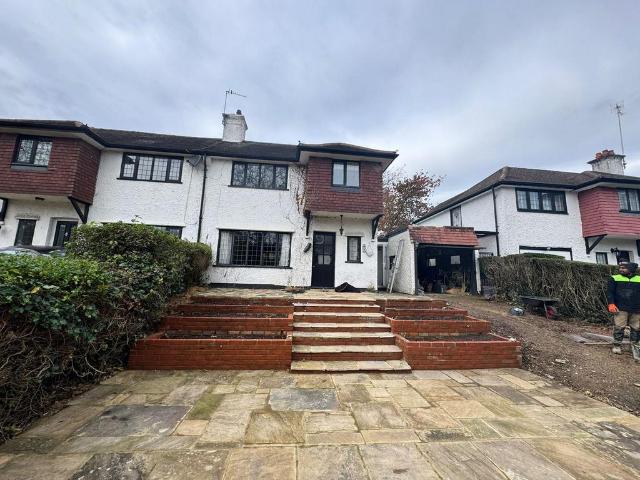 4 bedroom terraced house to rent