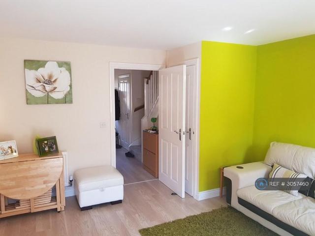4 bedroom terraced house to rent