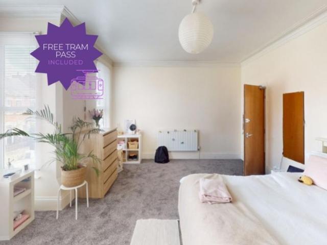 4 bedroom terraced house to rent