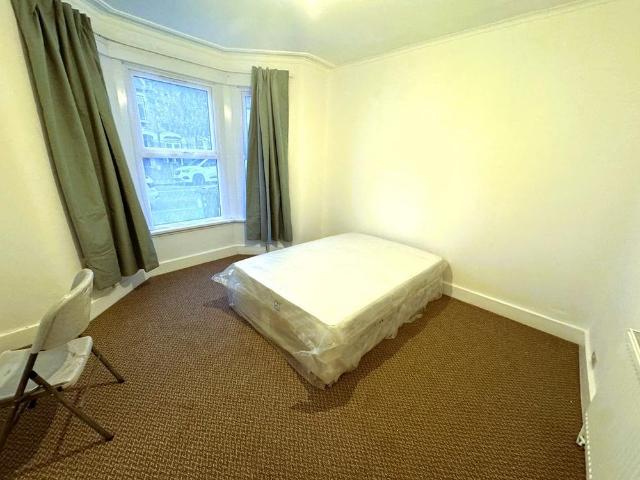 4 bedroom terraced house to rent