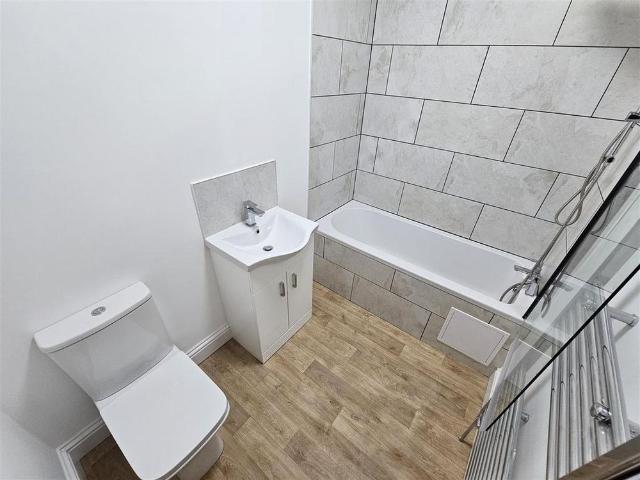 4 bedroom terraced house to rent