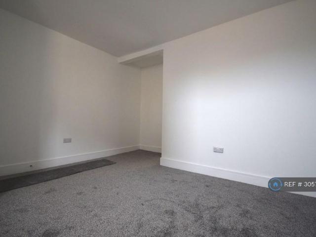 4 bedroom terraced house to rent