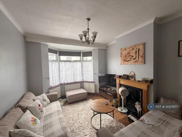 4 bedroom terraced house to rent