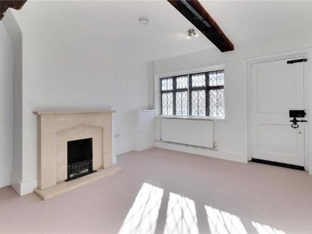 4 bedroom terraced house to rent