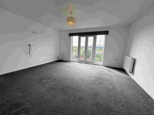 4 bedroom terraced house to rent