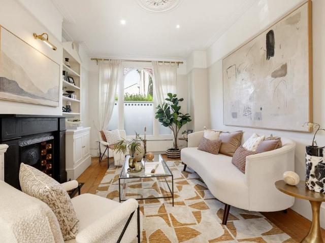 4 bedroom terraced house to rent