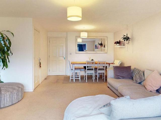 4 bedroom terraced house to rent