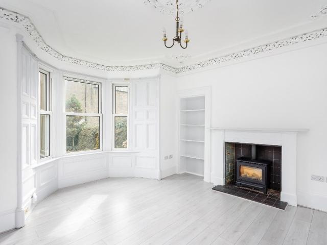 4 bedroom terraced house to rent
