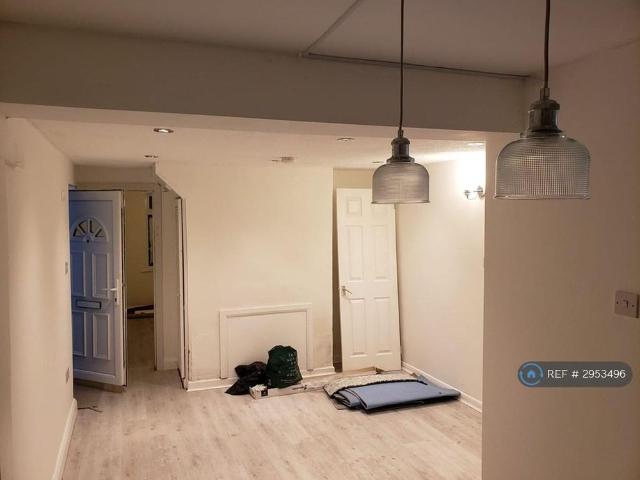 4 bedroom terraced house to rent