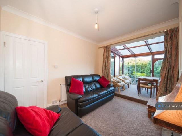 4 bedroom terraced house to rent