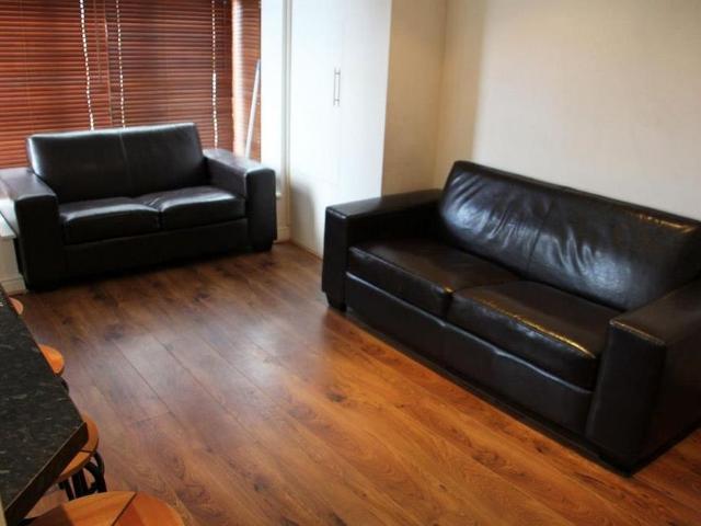 4 bedroom terraced house to rent