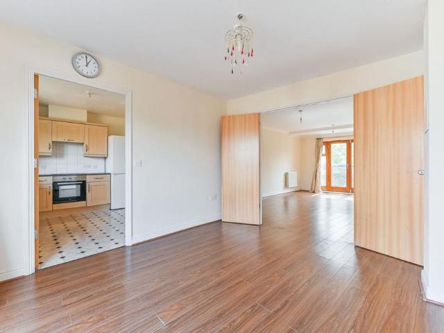 4 bedroom terraced house to rent
