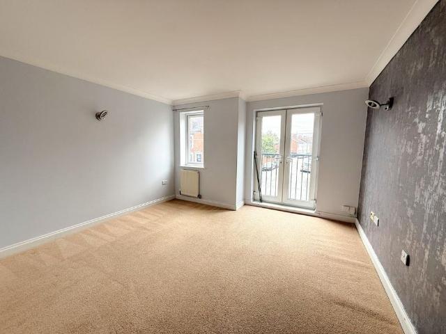 4 bedroom terraced house to rent
