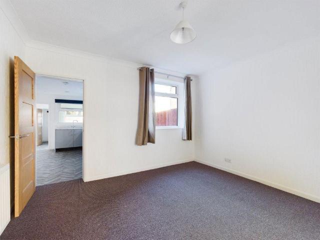 4 bedroom terraced house to rent