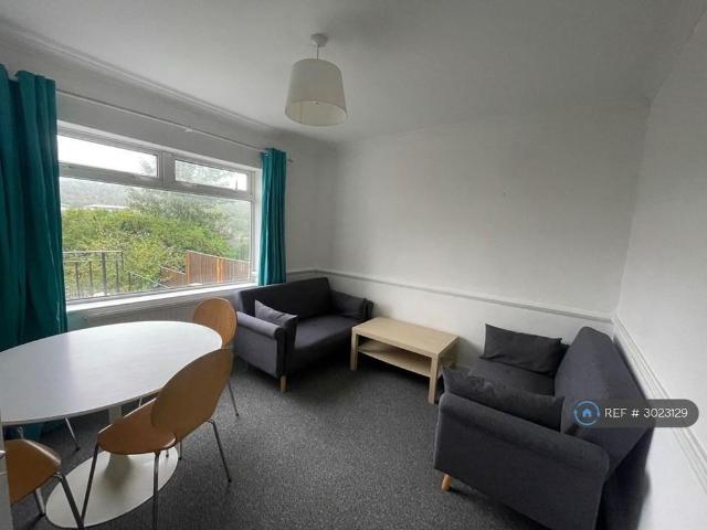 4 bedroom terraced house to rent