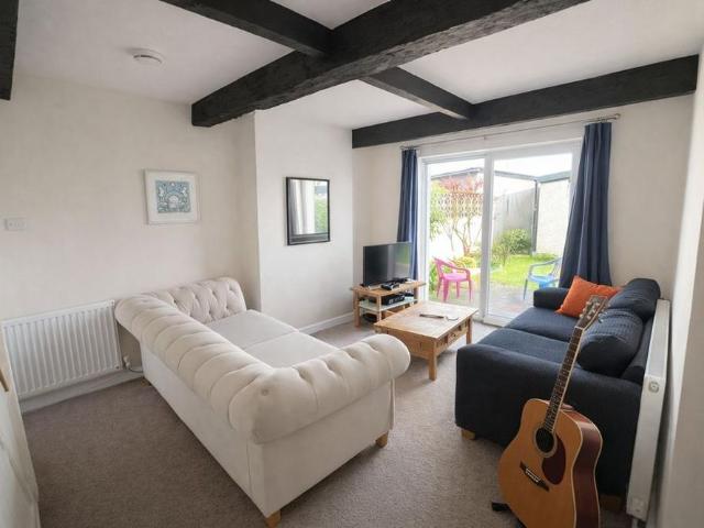 4 bedroom terraced house to rent